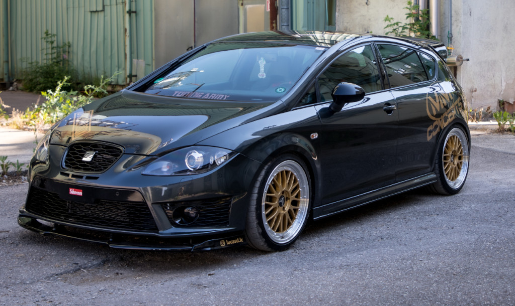 Sch&ouml;ne Tieferlegung mit einem ap Gewindefahrwerk bei einem Seat Leon Cupra R